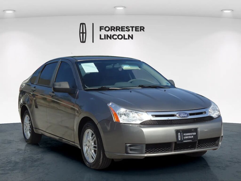 2010 Ford Focus SE — photo 1 of 26