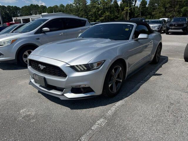 2017 Ford Mustang V6 — photo 1 of 14