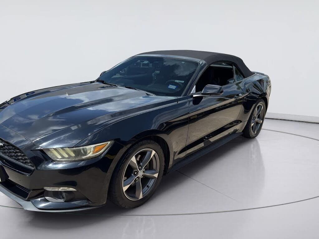 2015 Ford Mustang V6 — photo 1 of 11