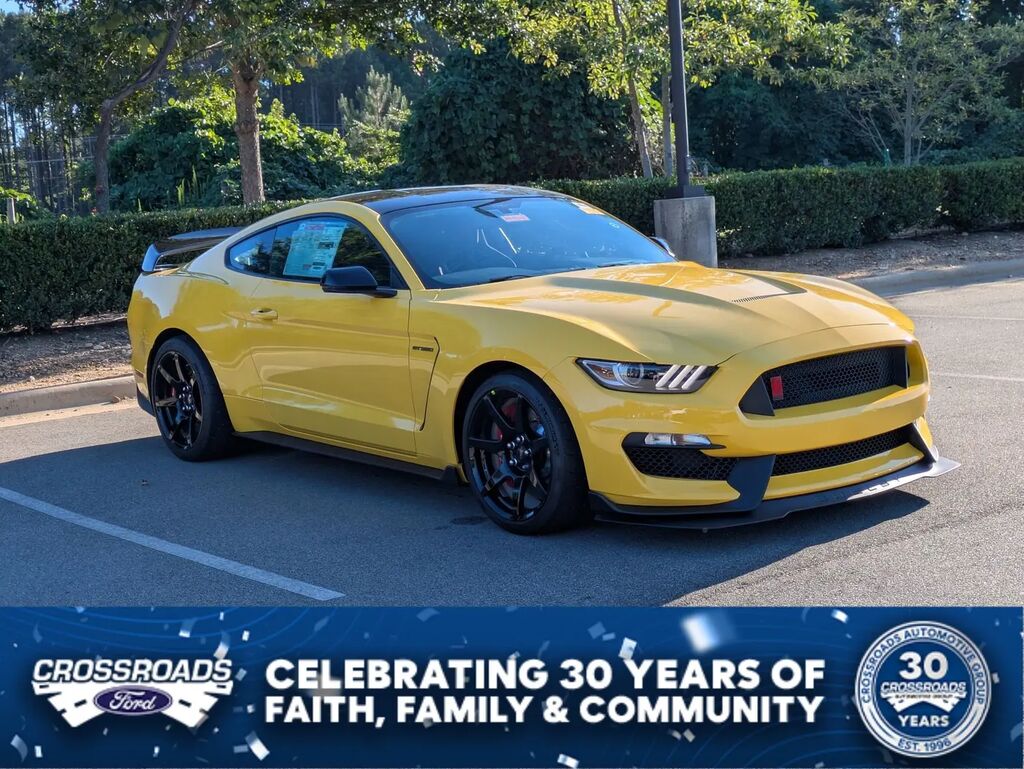 2017 Ford Mustang Shelby GT350 — photo 1 of 13