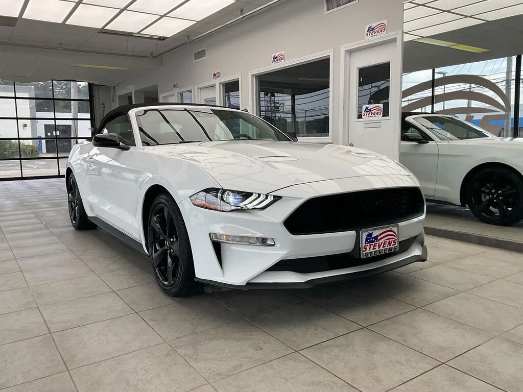 2021 Ford Mustang EcoBoost Premium — photo 1 of 13