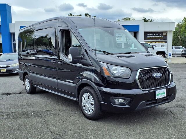 2025 Ford Transit Passenger Wagon XLT