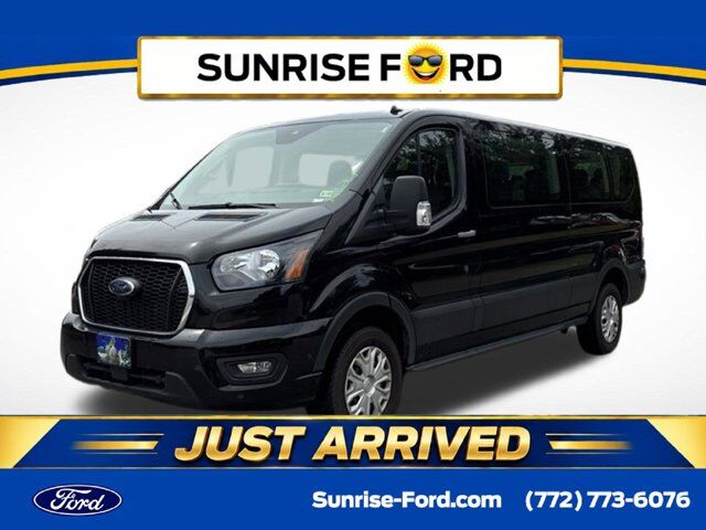 2024 Ford Transit Passenger Wagon XLT