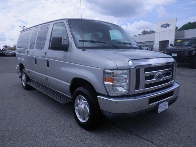 2010 Ford E-Series E-350 SD XL — photo 1 of 13