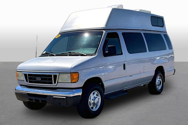 2005 Ford Econoline Wagon XL