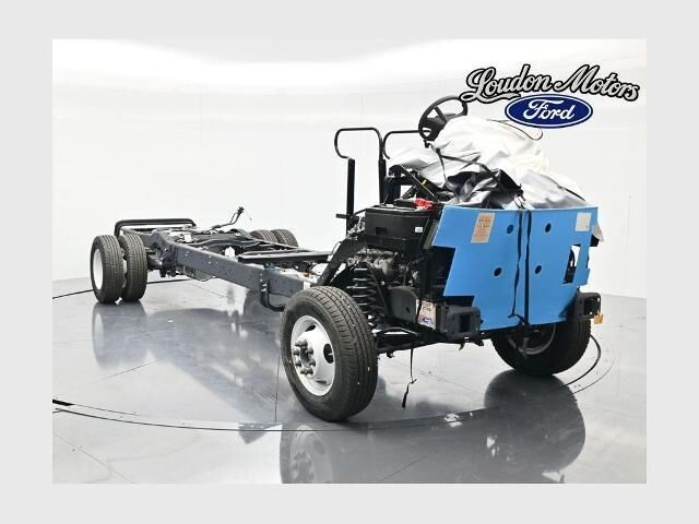 2027 Ford E-Series E-350 SD — photo 1 of 13
