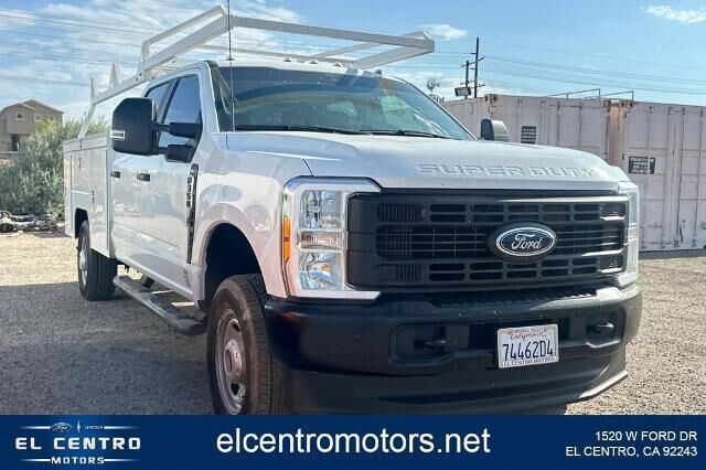 2024 Ford F-350 Super Duty Lariat — photo 1 of 13