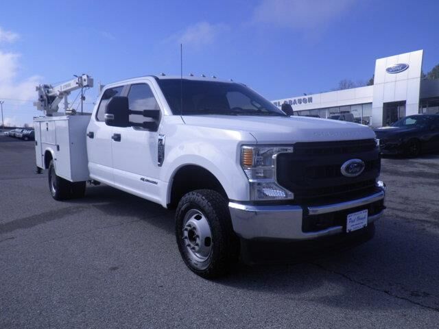 2022 Ford F-350 Super Duty Lariat — photo 1 of 13
