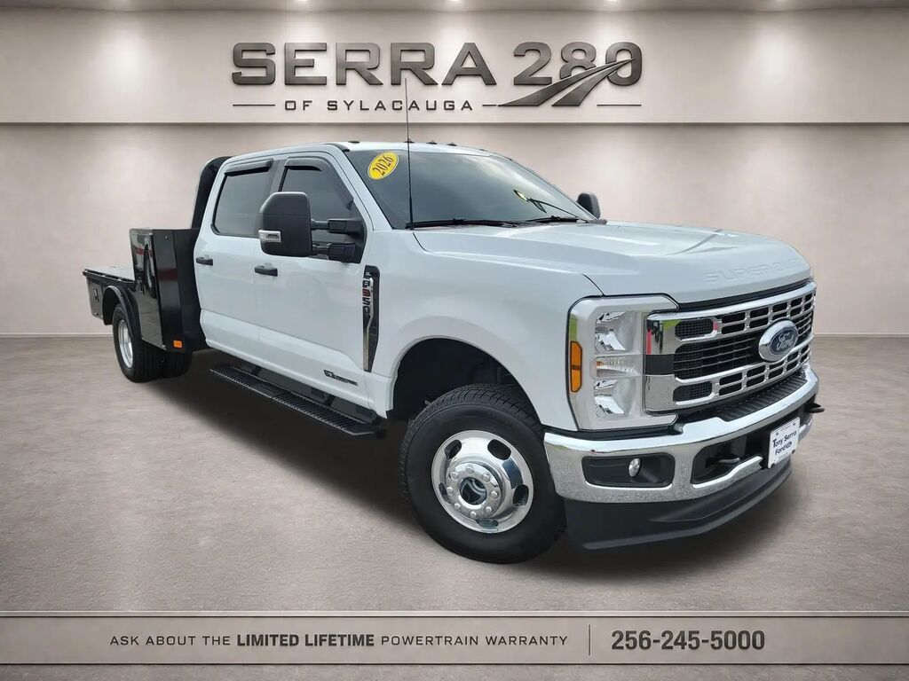 2026 Ford F-350 Super Duty Lariat — photo 1 of 13