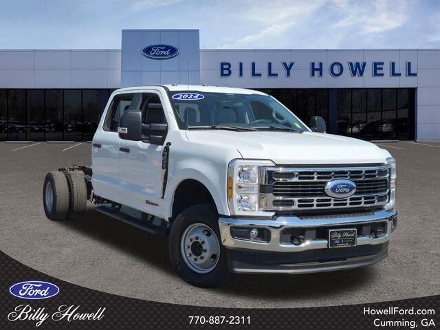 2024 Ford F-350 Super Duty Lariat — photo 1 of 13