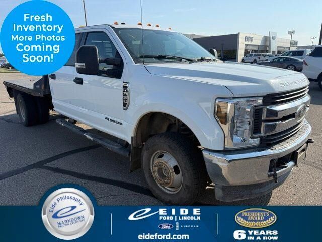 2018 Ford F-350 Super Duty Lariat — photo 1 of 13