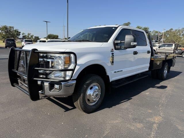 2021 Ford F-350 Super Duty Lariat — photo 1 of 11