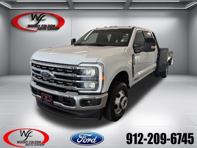 2025 Ford F-350 Super Duty Lariat — photo 1 of 13