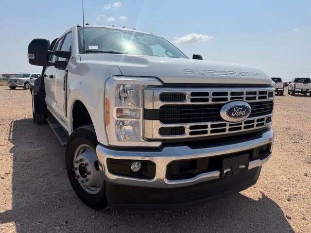 2025 Ford F-350 Super Duty XL — photo 1 of 13