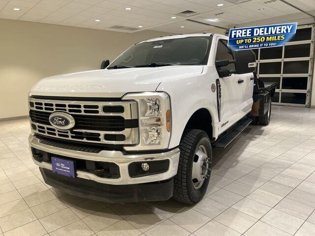 2024 Ford F-350 Super Duty Lariat — photo 1 of 13