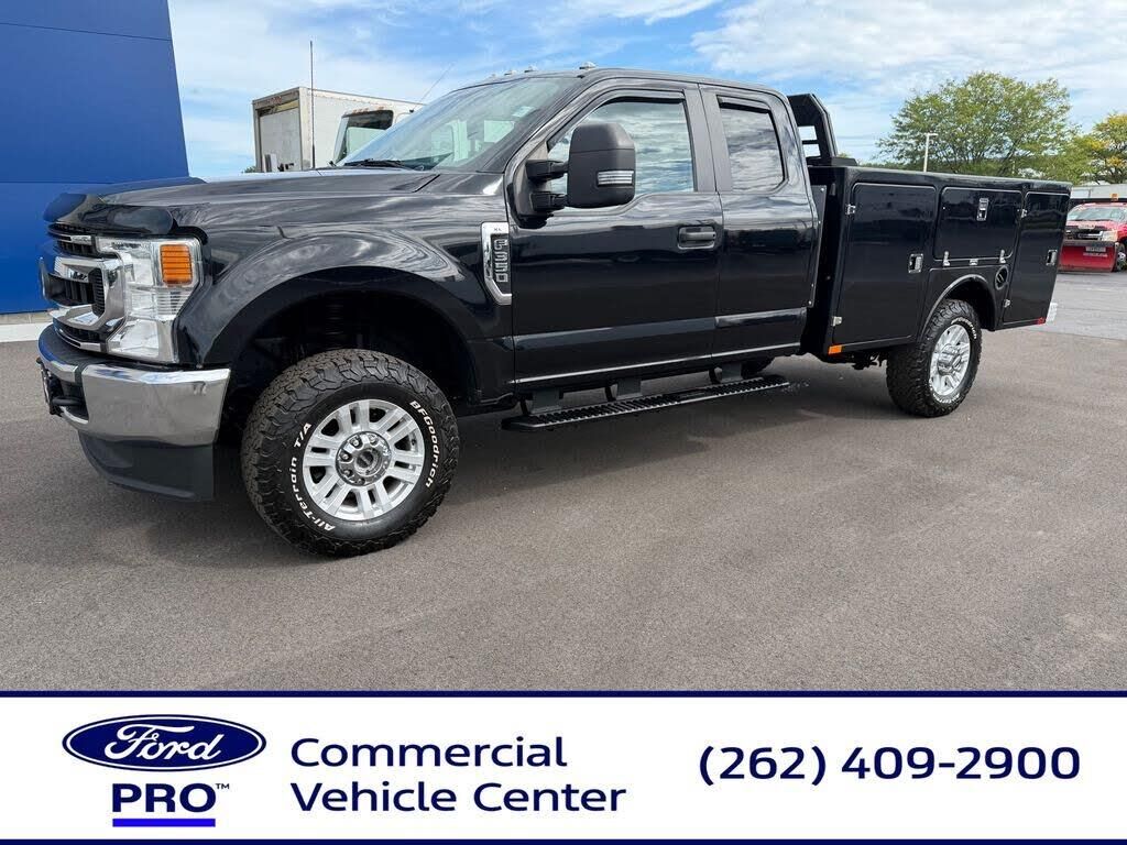 2022 Ford F-350 Super Duty Lariat — photo 1 of 1