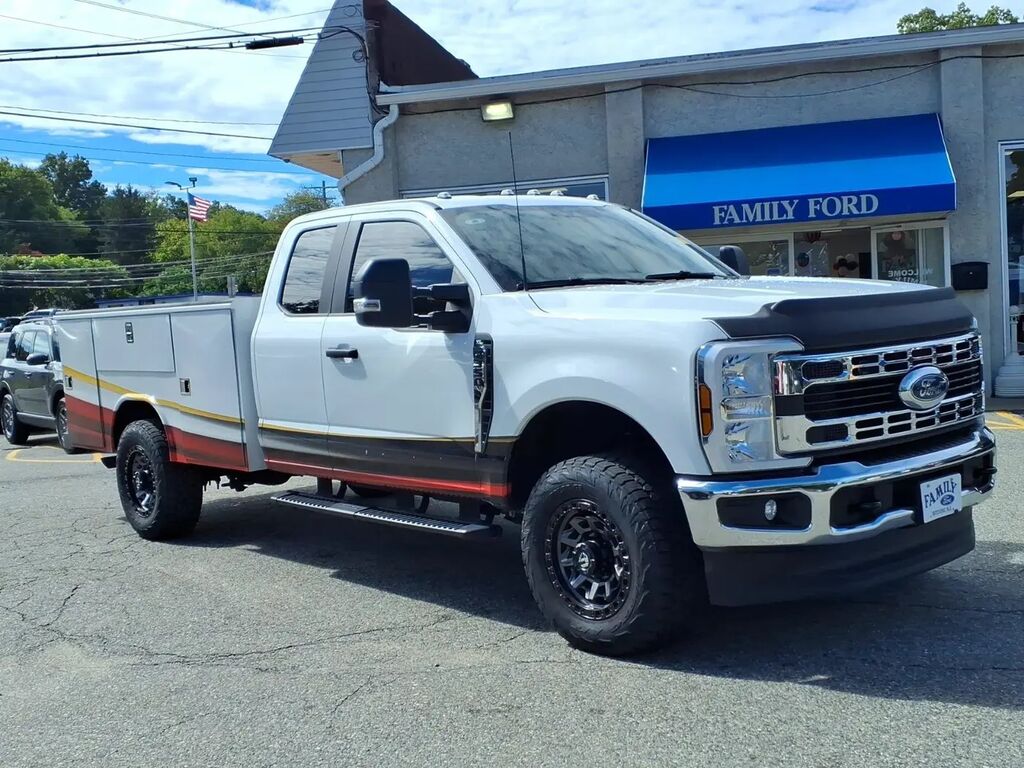 2025 Ford F-350 Super Duty XL — photo 1 of 13