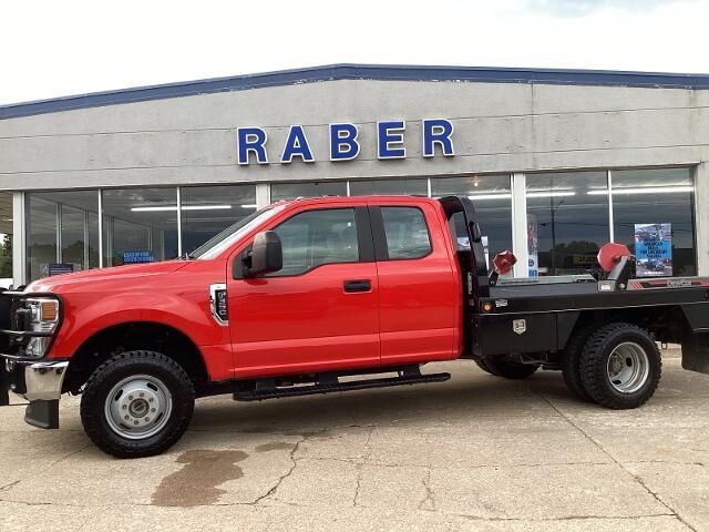 2021 Ford F-350 Super Duty Lariat — photo 1 of 13