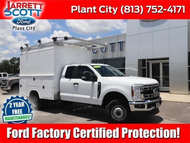2024 Ford F-350 Super Duty Lariat — photo 1 of 13