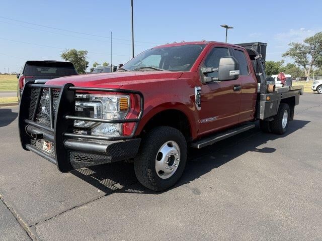 2022 Ford F-350 Super Duty Lariat — photo 1 of 11