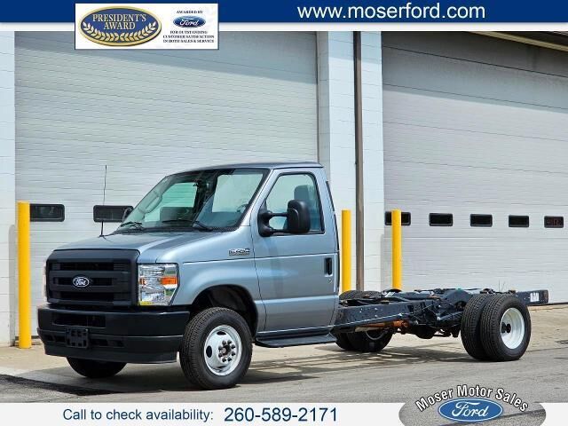 2027 Ford E-Series E-450 SD — photo 1 of 8