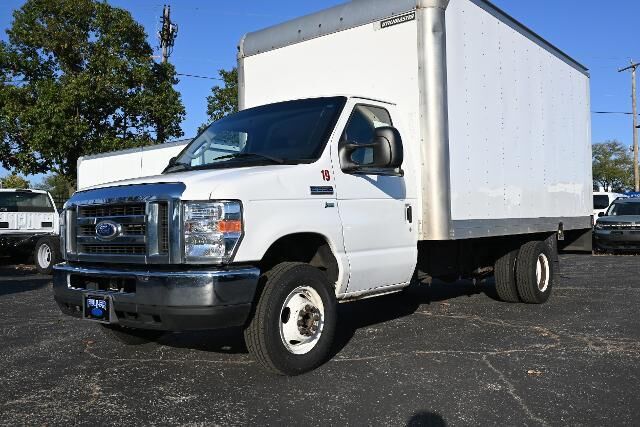 2016 Ford E-Series E-350 SD — photo 1 of 11