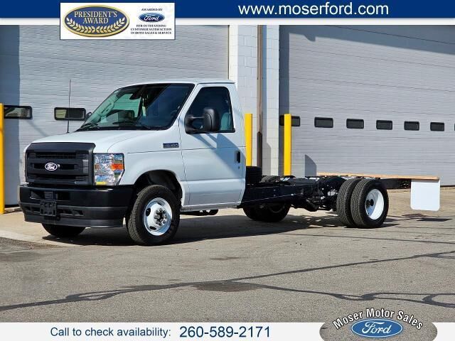2027 Ford E-Series E-350 SD — photo 1 of 10