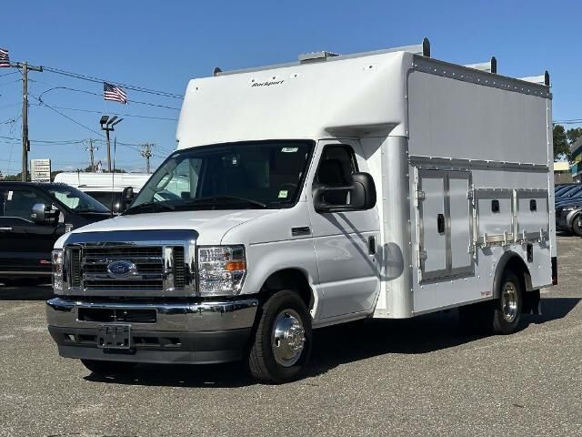 2025 Ford E-Series E-350 SD