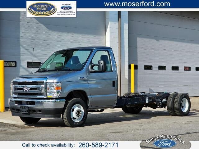 2027 Ford E-Series E-350 SD — photo 1 of 4