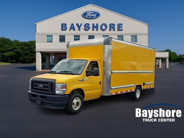 2022 Ford E-Series E-350 SD — photo 1 of 13