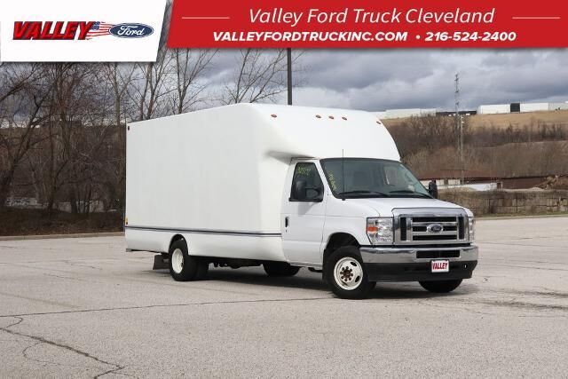 2025 Ford E-Series E-450 SD — photo 1 of 13