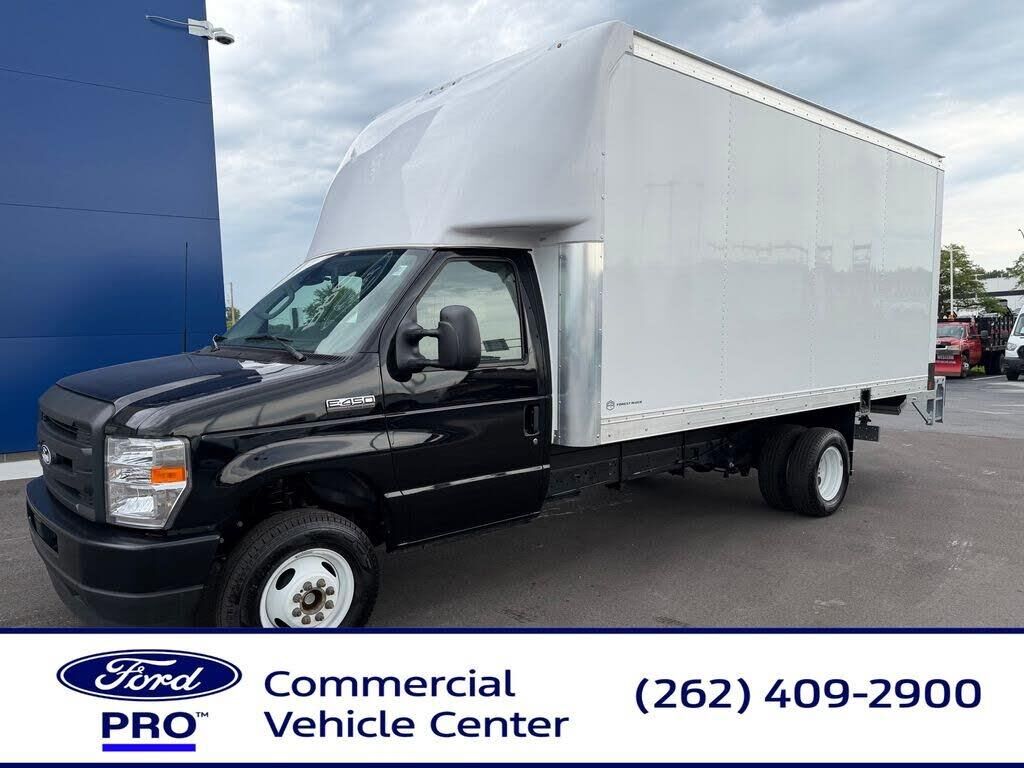 2027 Ford E-Series E-450 SD — photo 1 of 1