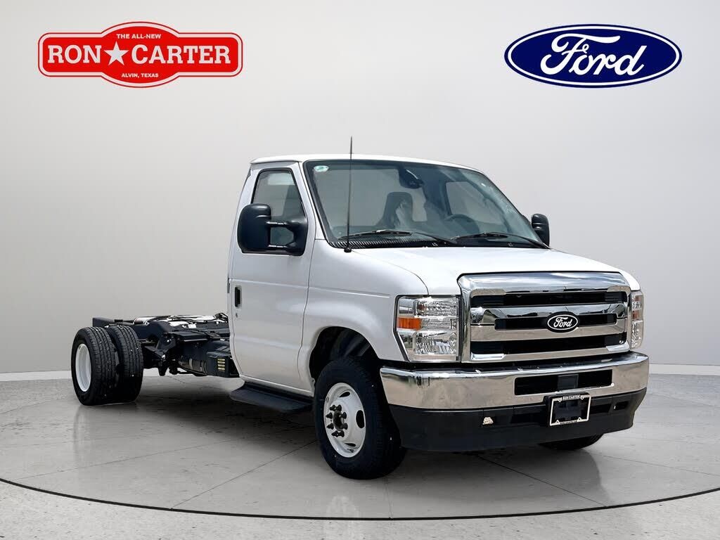 2027 Ford E-Series E-450 SD — photo 1 of 1