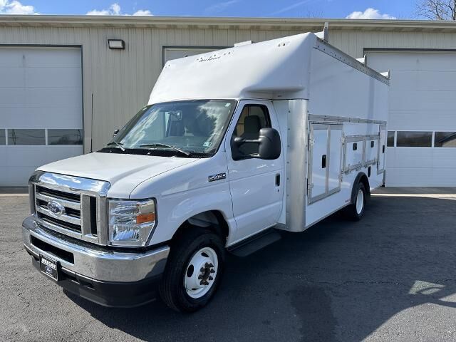 2024 Ford E-Series E-450 SD — photo 1 of 13