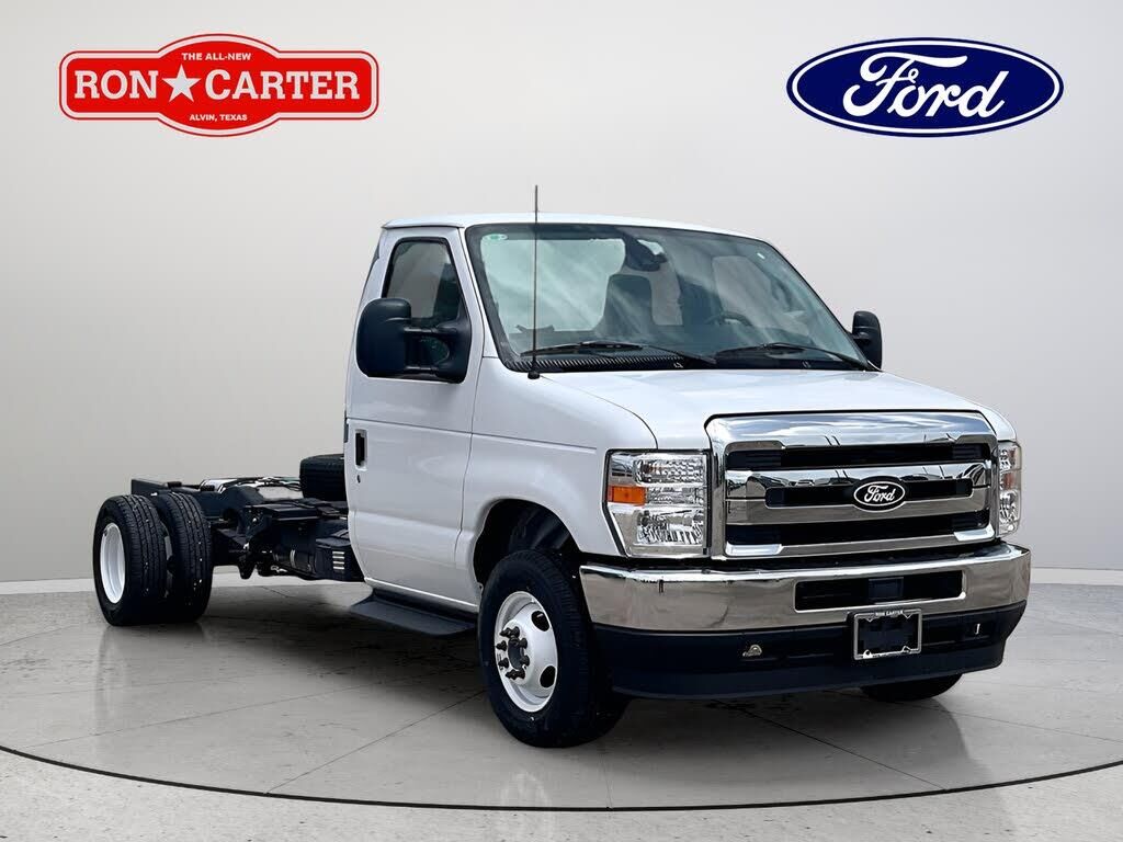 2027 Ford E-Series E-450 SD — photo 1 of 1