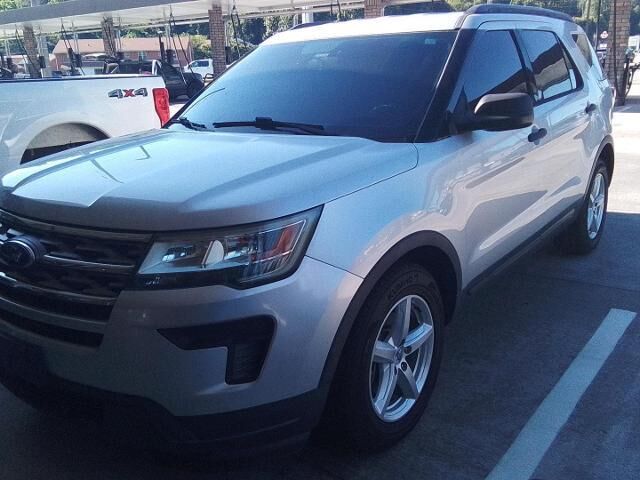 2019 Ford Explorer Base — photo 1 of 13