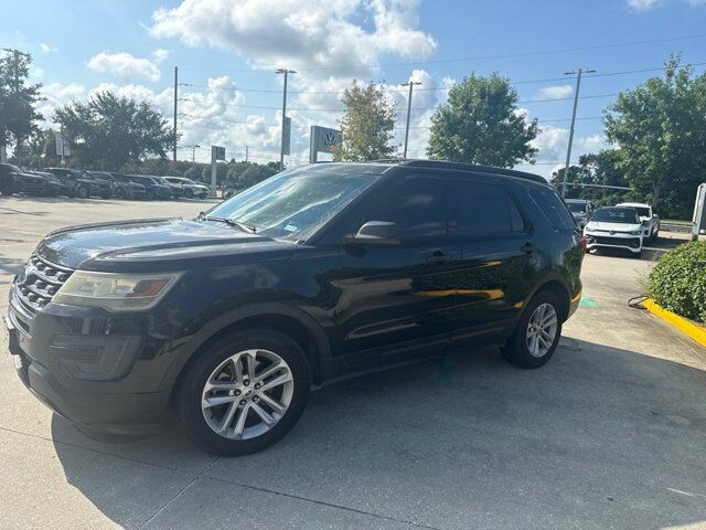 2016 Ford Explorer Base — photo 1 of 4