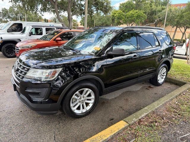 2017 Ford Explorer Base — photo 1 of 34