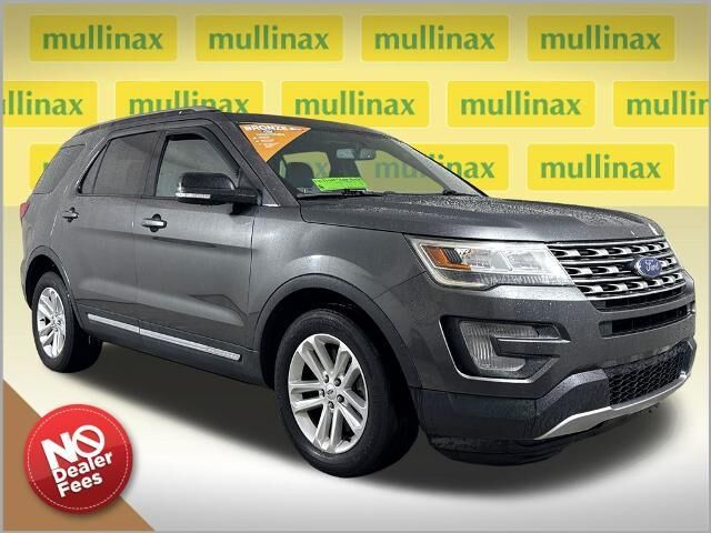 2017 Ford Explorer XLT — photo 1 of 18