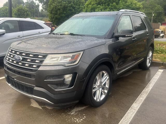2016 Ford Explorer XLT — photo 1 of 1