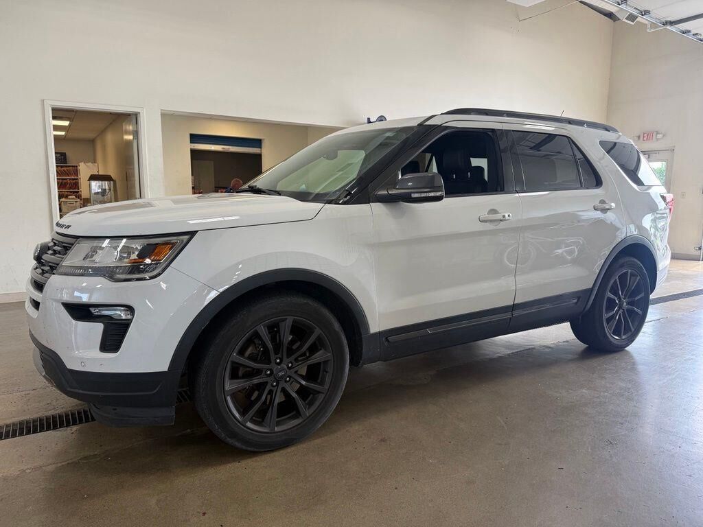 2018 Ford Explorer XLT — photo 1 of 15