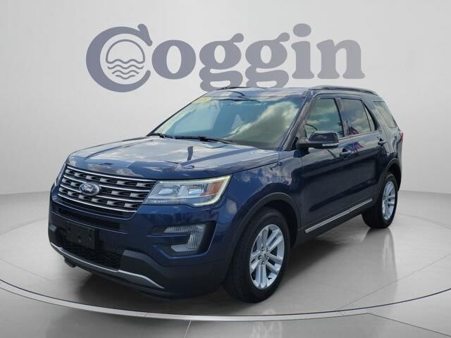 2016 Ford Explorer XLT — photo 1 of 13