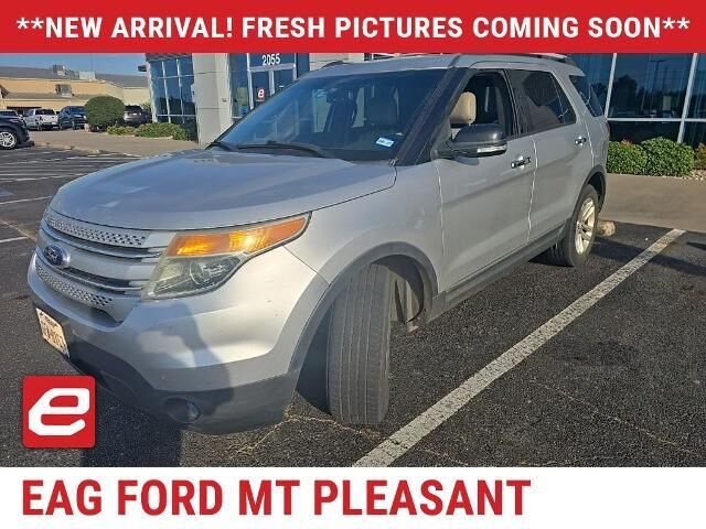2015 Ford Explorer XLT — photo 1 of 6