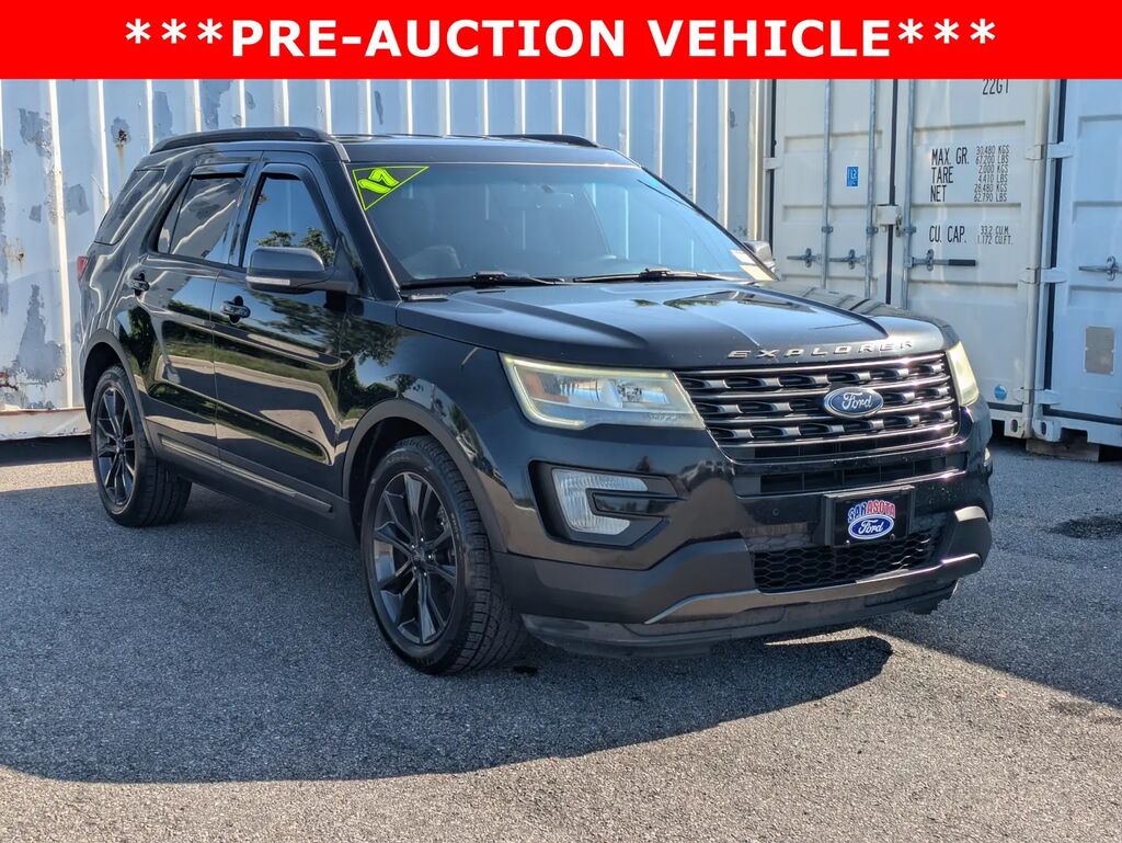 2017 Ford Explorer XLT — photo 1 of 14