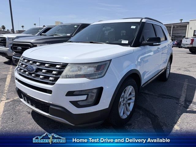 2017 Ford Explorer XLT — photo 1 of 4