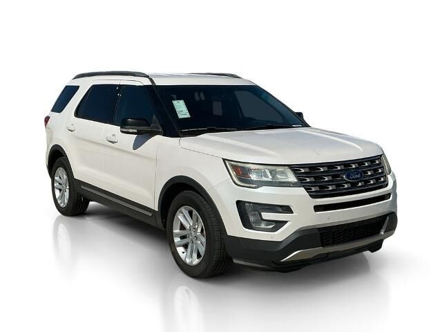 2017 Ford Explorer XLT — photo 1 of 26