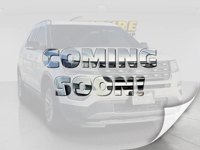 2017 Ford Explorer XLT — photo 1 of 43