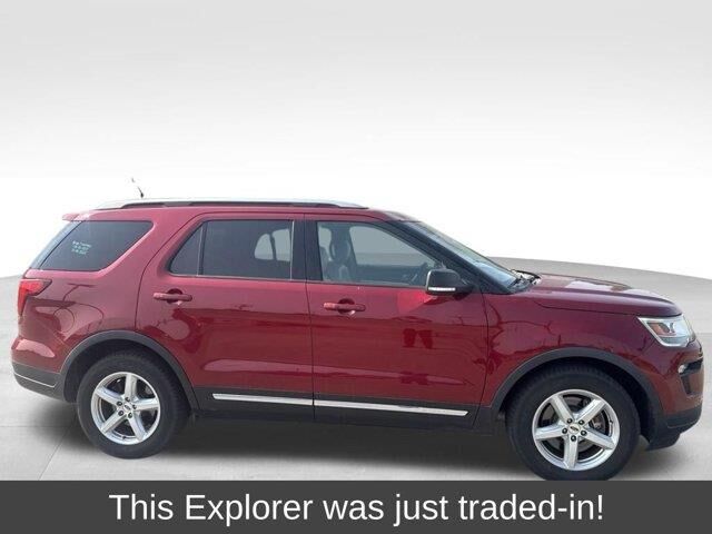 2019 Ford Explorer XLT — photo 1 of 2