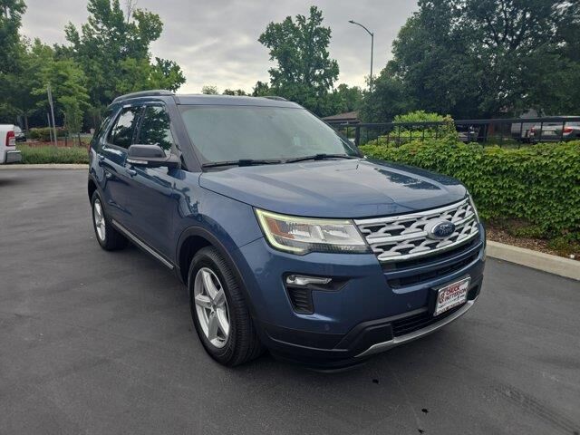2018 Ford Explorer XLT — photo 1 of 11