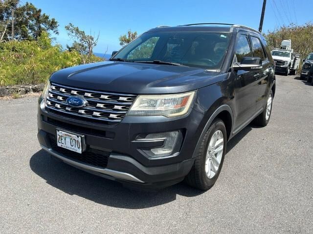 2017 Ford Explorer XLT — photo 1 of 13